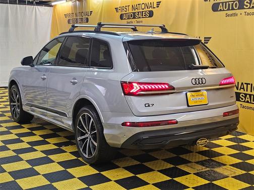 2021 Audi Q7 55 Premium Plus