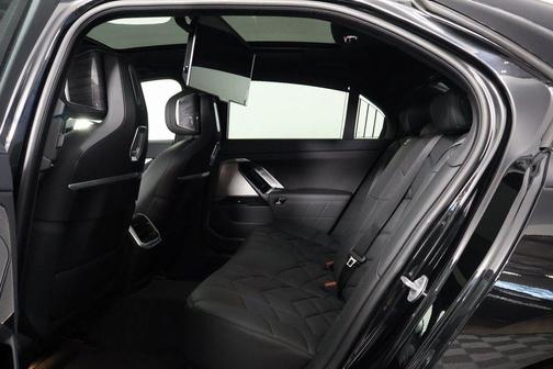2025 BMW 760 i xDrive
