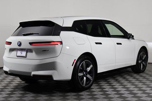 2026 BMW iX xDrive45