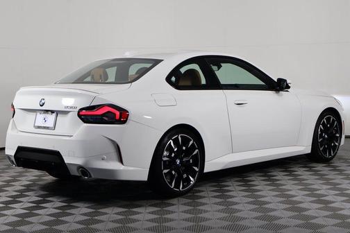 2025 BMW 230 i