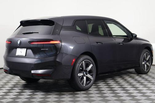 2026 BMW iX xDrive60