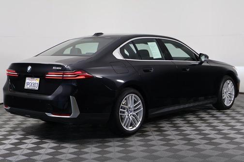 2024 BMW 530 i