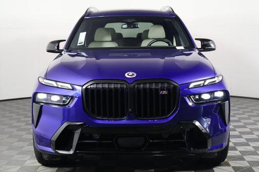 2023 BMW X7 M60i