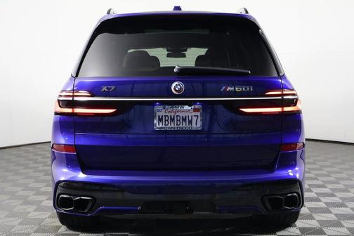 2023 BMW X7 M60i