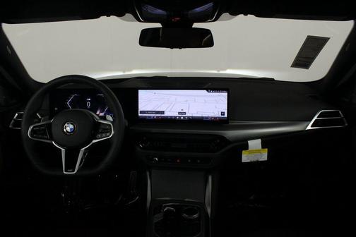 2025 BMW 230 i xDrive