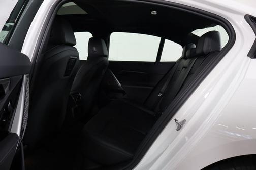 2026 BMW i5 eDrive40