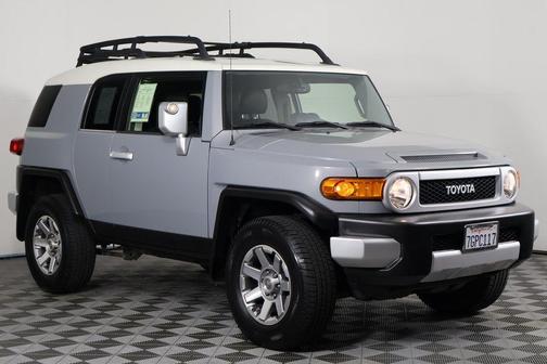 2014 Toyota FJ Cruiser Base