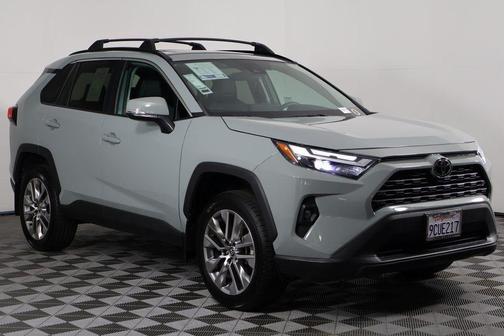 2022 Toyota RAV4 XLE Premium