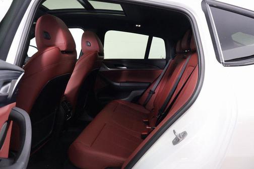 2025 BMW X4 xDrive30i