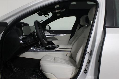 2025 BMW 760 i xDrive