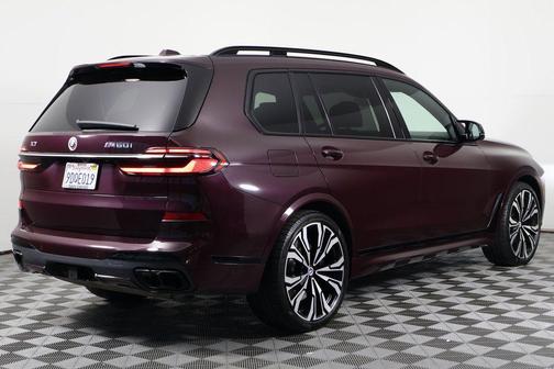 2023 BMW X7 M60i