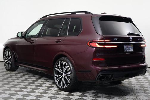 2023 BMW X7 M60i