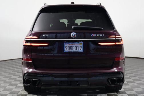 2023 BMW X7 M60i