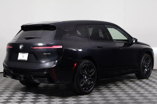 2026 BMW iX xDrive60