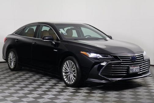 2019 Toyota Avalon Hybrid Limited