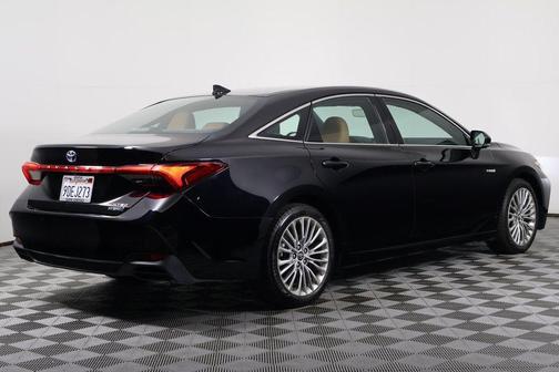 2019 Toyota Avalon Hybrid Limited