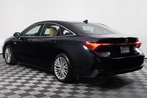 2019 Toyota Avalon Hybrid Limited
