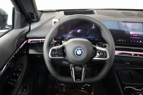 2026 BMW 550e 550e xDrive