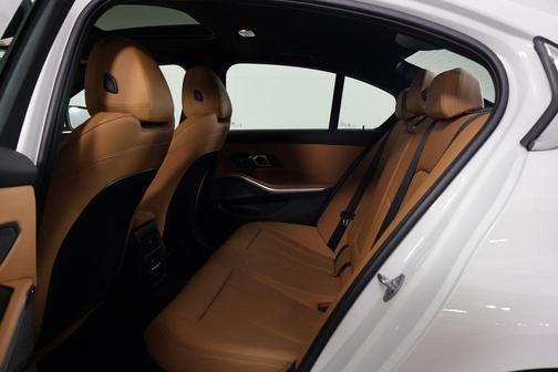 2025 BMW 330 i