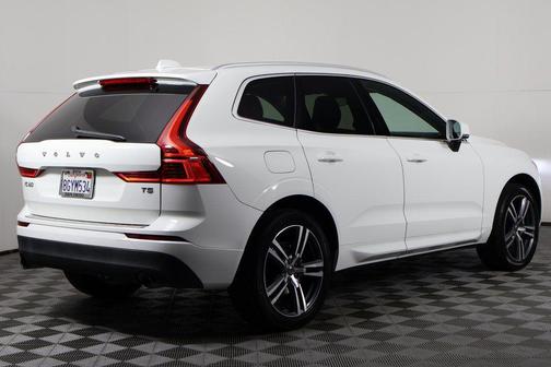 2019 Volvo XC60 T5 Momentum