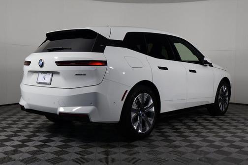 2026 BMW iX xDrive60