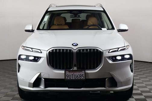 2026 BMW X7 