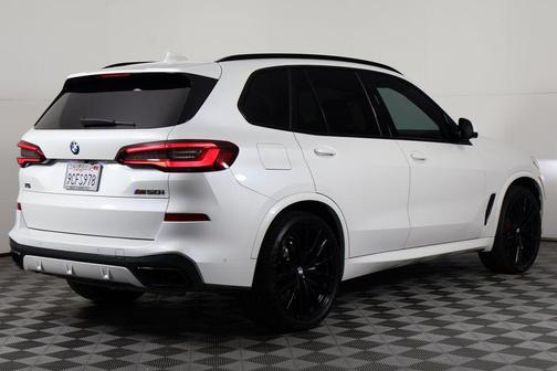 2022 BMW X5 M50i