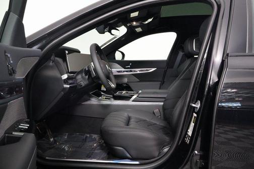 2026 BMW 760 760i xDrive