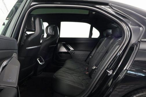 2026 BMW 760 760i xDrive