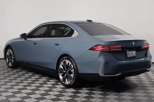 2024 BMW i5 eDrive40