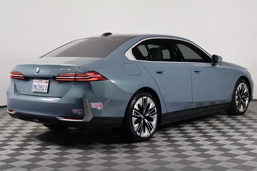 2024 BMW i5 eDrive40