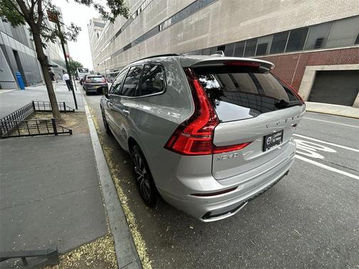 2025 Volvo XC60 Plus