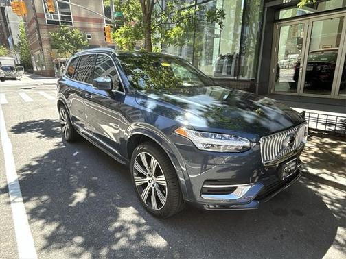 2022 Volvo XC90 T6 Inscription