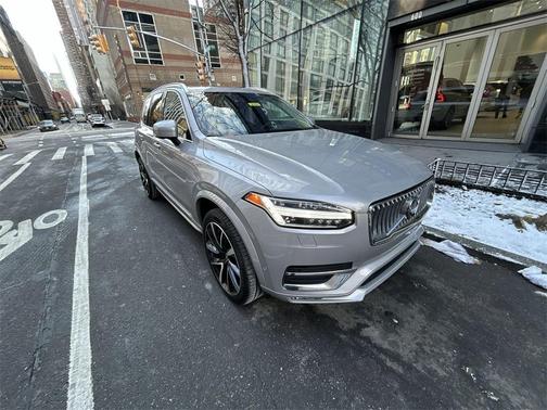 2023 Volvo XC90 B6 Plus 6-Seater