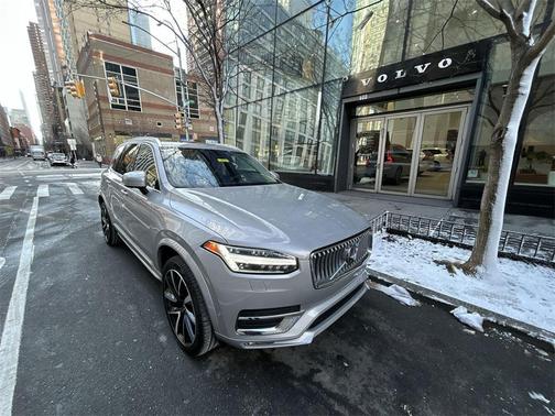 2023 Volvo XC90 B6 Plus 6-Seater