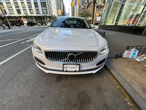 2025 Volvo S90 Plug-In Hybrid T8 Ultra