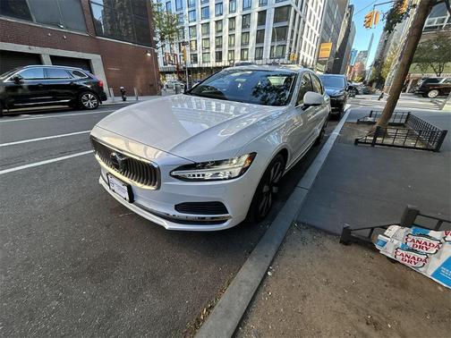 2025 Volvo S90 Plug-In Hybrid T8 Ultra