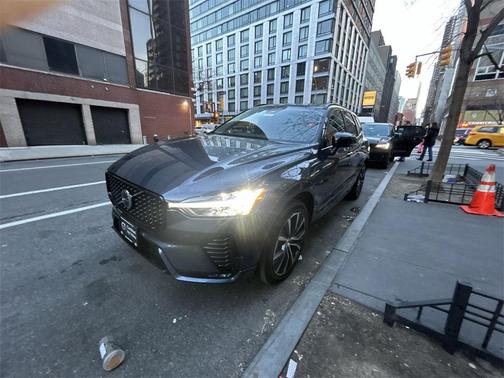 2025 Volvo XC60 B5 Plus