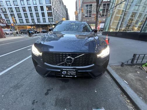 2025 Volvo XC60 B5 Plus