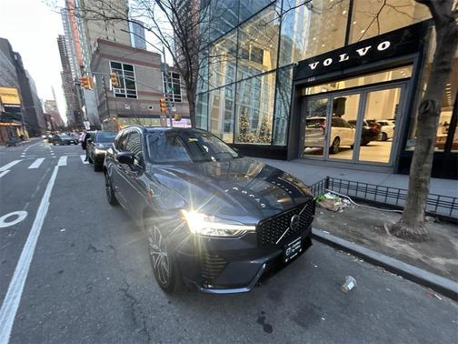 2025 Volvo XC60 B5 Plus