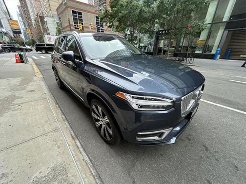 2022 Volvo XC90 T6 Inscription