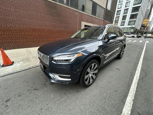 2022 Volvo XC90 T6 Inscription