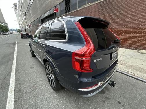 2022 Volvo XC90 T6 Inscription
