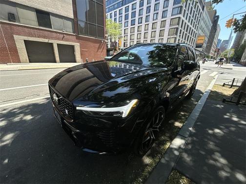 2022 Volvo XC60 Recharge Plug-In Hybrid T8 Polestar