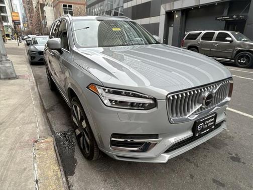 2025 Volvo XC90 Plug-In Hybrid T8 Plus 7-Seater