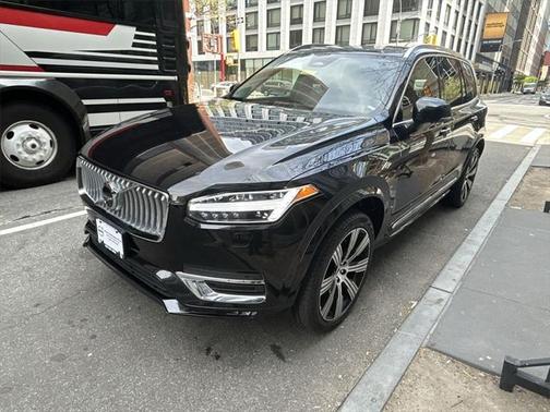 2025 Volvo XC90 B6 Plus 7-Seater