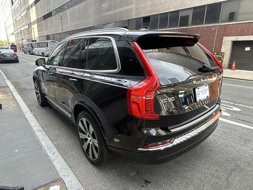 2025 Volvo XC90 B6 Plus 7-Seater