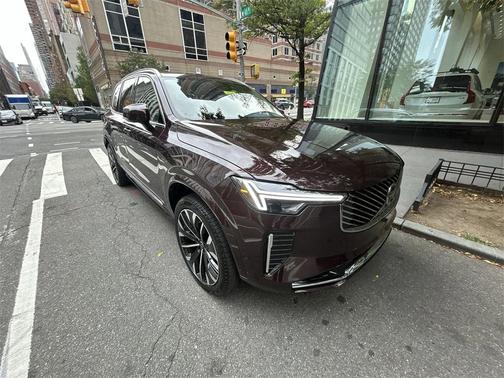2025 Volvo XC90 B5 Plus 7-Seater