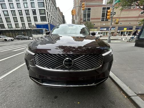 2025 Volvo XC90 B5 Plus 7-Seater