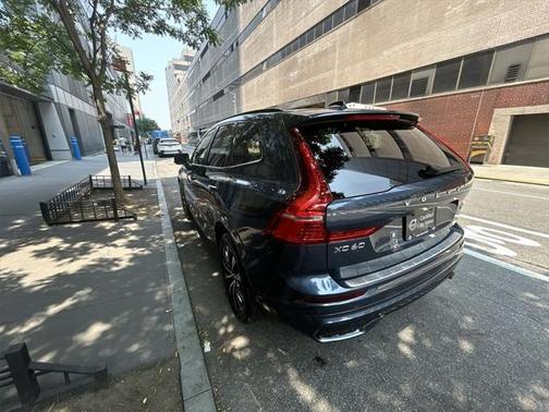 2024 Volvo XC60 B5 Plus Dark Theme
